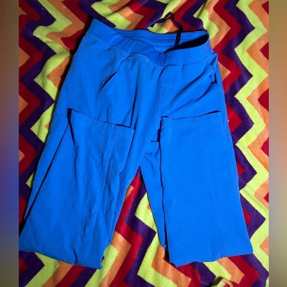 Figs Technical collection Axum cargo scrub pants